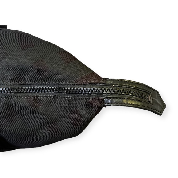 BURBERRY Fragrances Extra Large Black/Green Plaid Canvas Weekender/ Duffle Bag - Picture 8 of 13